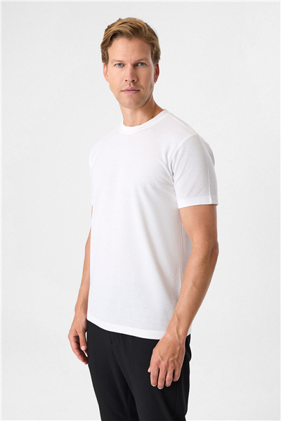 Beyaz Regular Fit Bisiklet Yaka Tişört