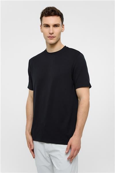 Siyah Regular Fit Bisiklet Yaka Tişört