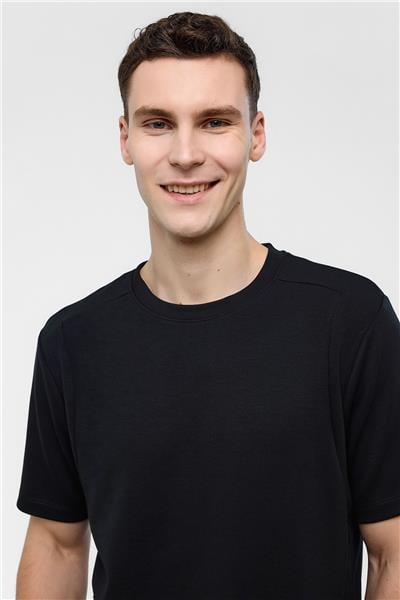 Siyah Regular Fit Bisiklet Yaka Tişört