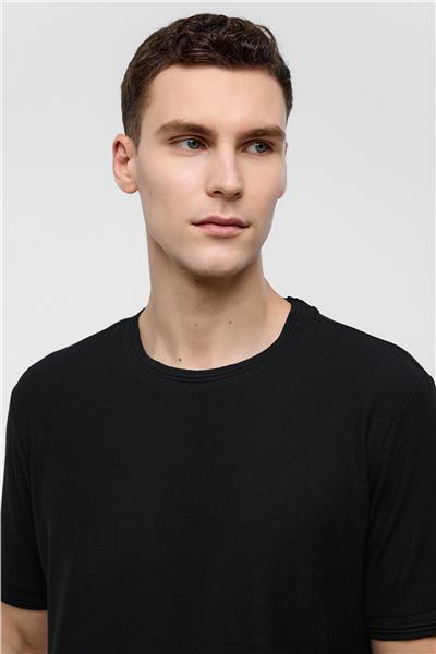 Siyah Regular Fit Bisiklet Yaka Tişört