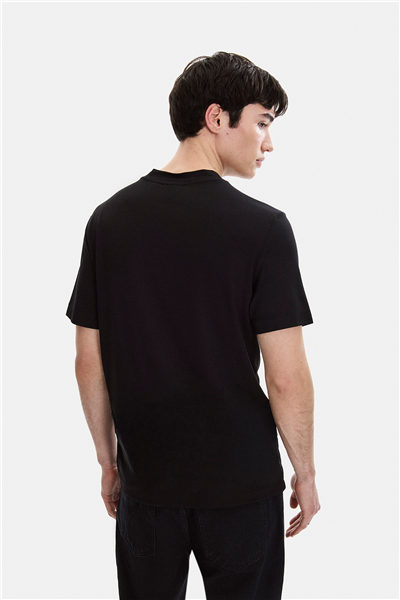 Siyah Regular Fit Bisiklet Yaka Tişört