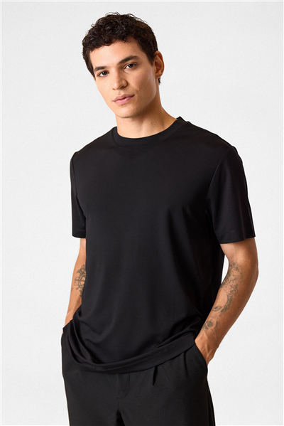 Siyah Regular Fit Bisiklet Yaka Tişört