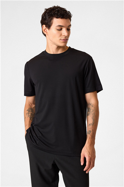 Siyah Regular Fit Bisiklet Yaka Tişört