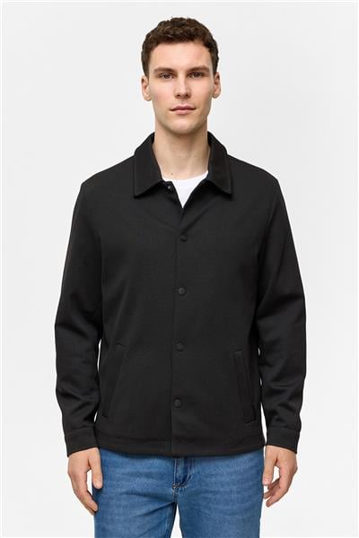 Siyah Regular Fit Jakarlı Gömlek Yaka Mont