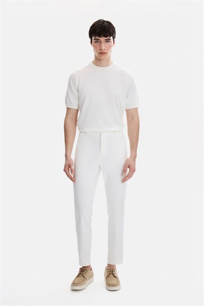 Ekru Regular Fit Diagonel Jakarlı Örme Pantolon