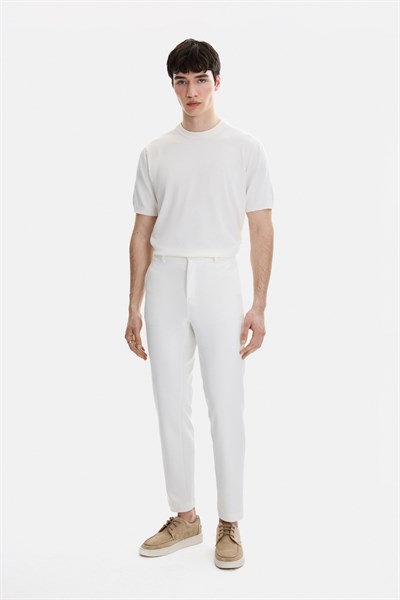 Ekru Regular Fit Diagonel Jakarlı Örme Pantolon