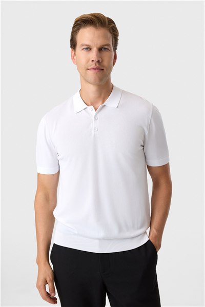 Regular Fit Düğmeli Beyaz Polo Yaka Tişört