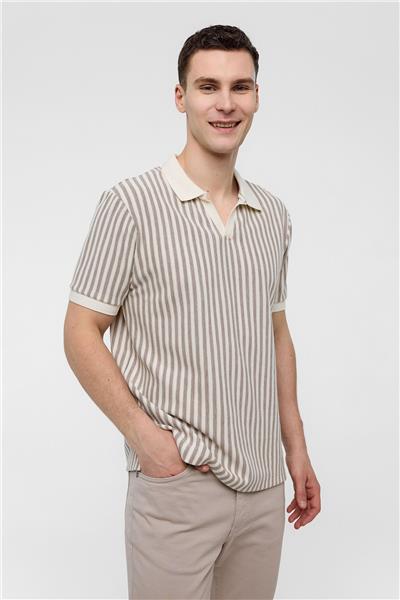 Bej Regular Fit Düğmesiz Polo Yaka Tişört