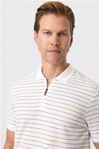 Regular Fit Fermuarlı Polo Yaka Tişört