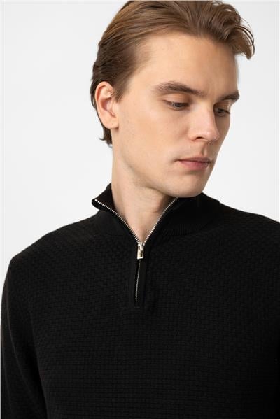 Siyah Regular Fit Desenli Dik Yaka Yarım Fermuarlı Triko Kazak