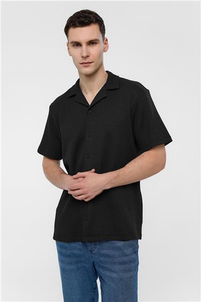 Siyah Regular Fit Küba Yaka Kısa Kollu Gömlek