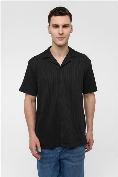 Siyah Regular Fit Küba Yaka Kısa Kollu Gömlek