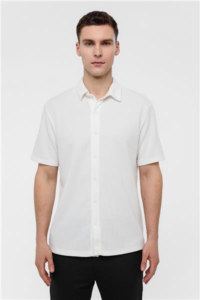 Beyaz Regular Fit Örme Gömlek