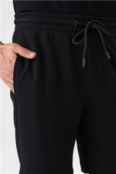 Siyah Regular Fit Örme Şort
