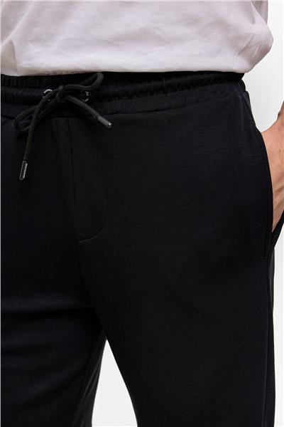 Siyah Regular Fit Şort
