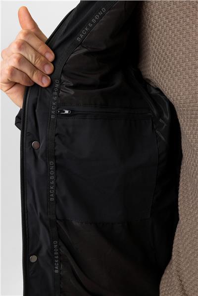 Siyah Regular Fit Kapüşonlu Kürklü Puffer Mont