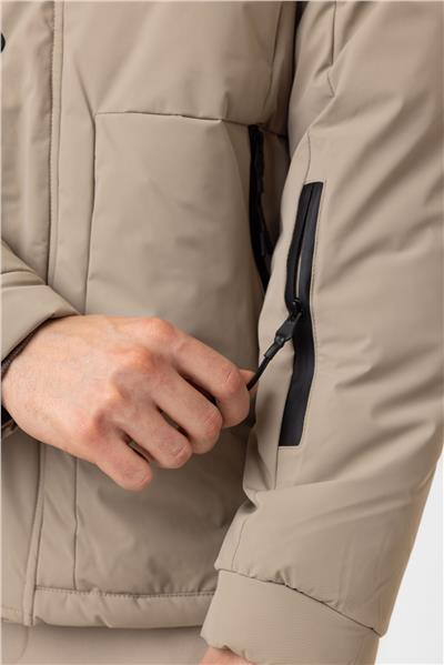 Bej Regular Fit Kapüşonlu Kürklü Puffer Mont