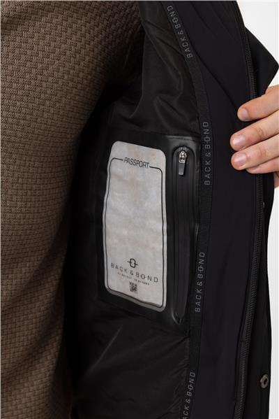 Siyah Regular Fit Kapüşonlu Kürklü Puffer Mont