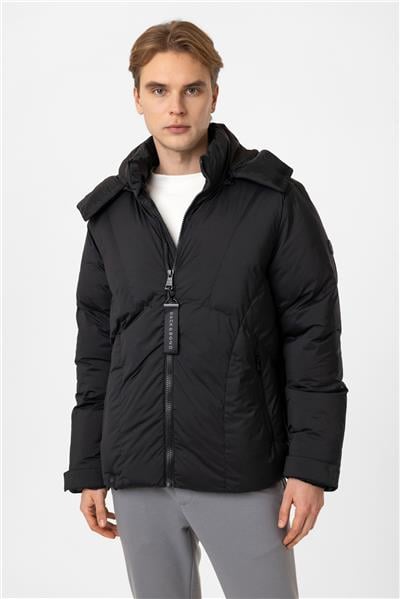Siyah Regular Fit Kapüşonlu Puffer Mont