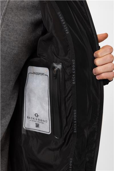 Siyah Regular Fit Kapüşonlu Puffer Mont