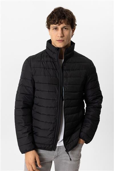 Siyah Regular Fit Dik Yaka Puffer Şişme Mont