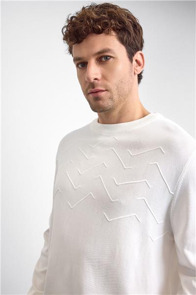 Beyaz Regular Fit Triko Kazak