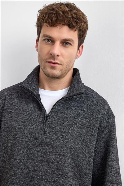 Siyah Regular Fit Dik Yaka Yarım Fermuarlı Sweatshirt