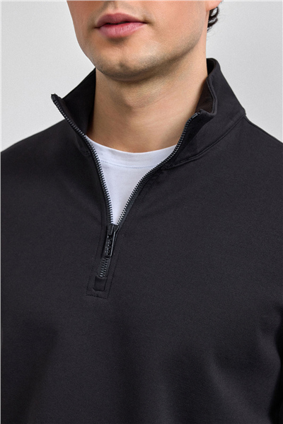 Siyah Regular Fit Yarım Fermuarlı Sweatshirt
