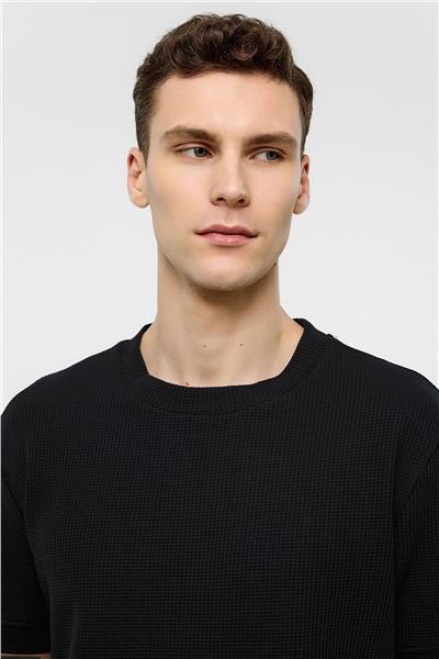 Siyah Relaxed Fit Bisiklet Yaka Tişört