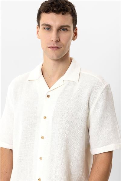 Beyaz Relaxed Fit Küba Yaka Kısa Kollu Gömlek