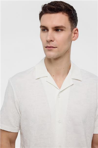 Beyaz Relaxed Fit Küba Yaka Kısa Kollu Gömlek