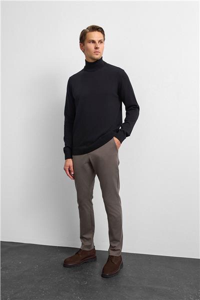 Siyah Regular Fit Balıkçı Yaka Triko Kazak