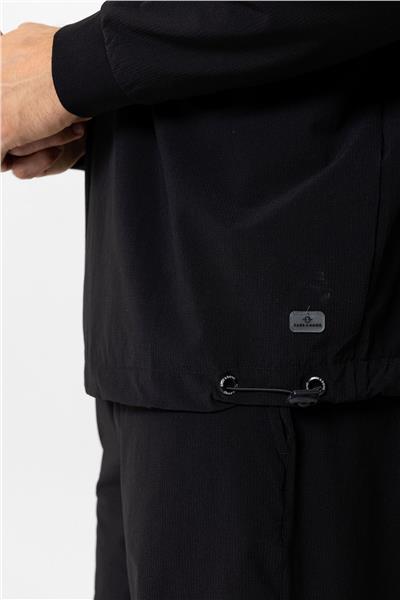 Siyah Regular Fit Bisiklet Yaka Paraşüt Kumaş Sweatshirt