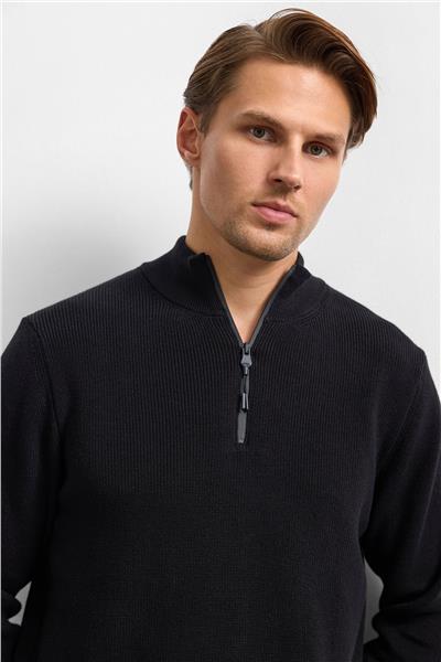 Siyah Regular Fit Dik Yaka Triko Kazak