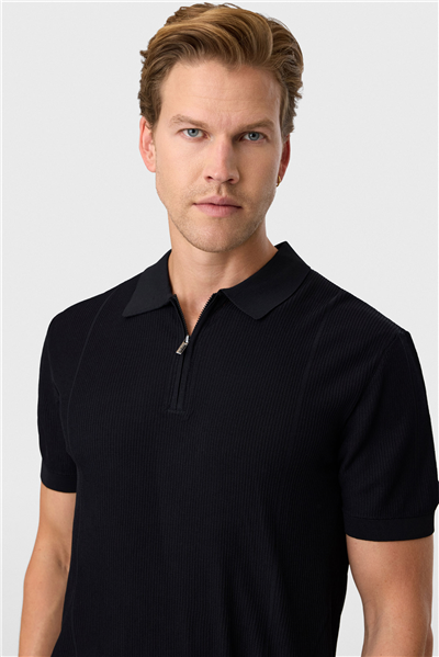 Siyah Regular Fit Fermuarlı Triko Tişört