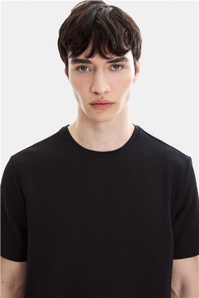 Siyah Regular Fit Örme Bisiklet Yaka Tişört