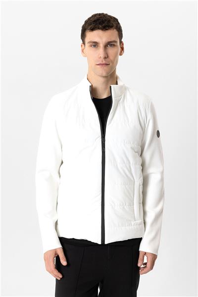 Ekru Regular Fit Dik Yaka Fermuarlı Triko Mont