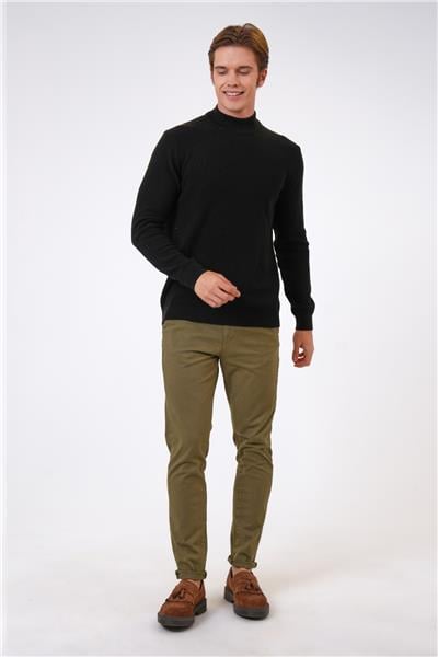 Siyah Regular Fit Pamuklu Yarım Balıkçı Yaka Triko Kazak