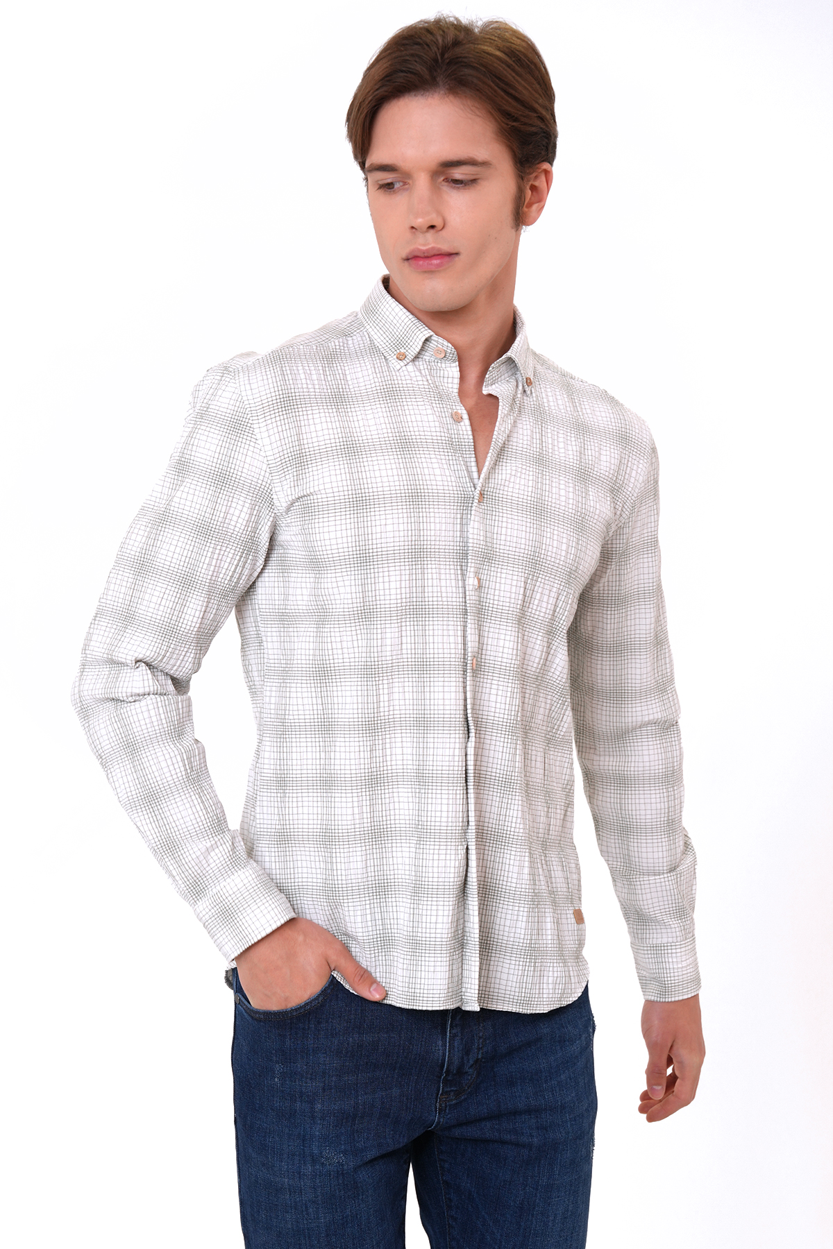 DÜĞMELİ YAKA DOKUMA GÖMLEK