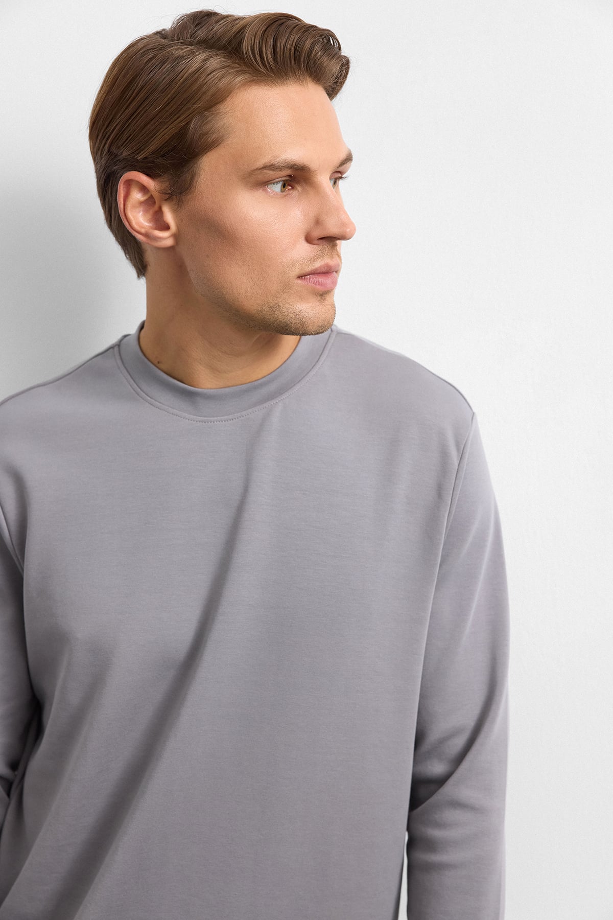 Gri Regular Fit Bisiklet Yaka Sweatshirt