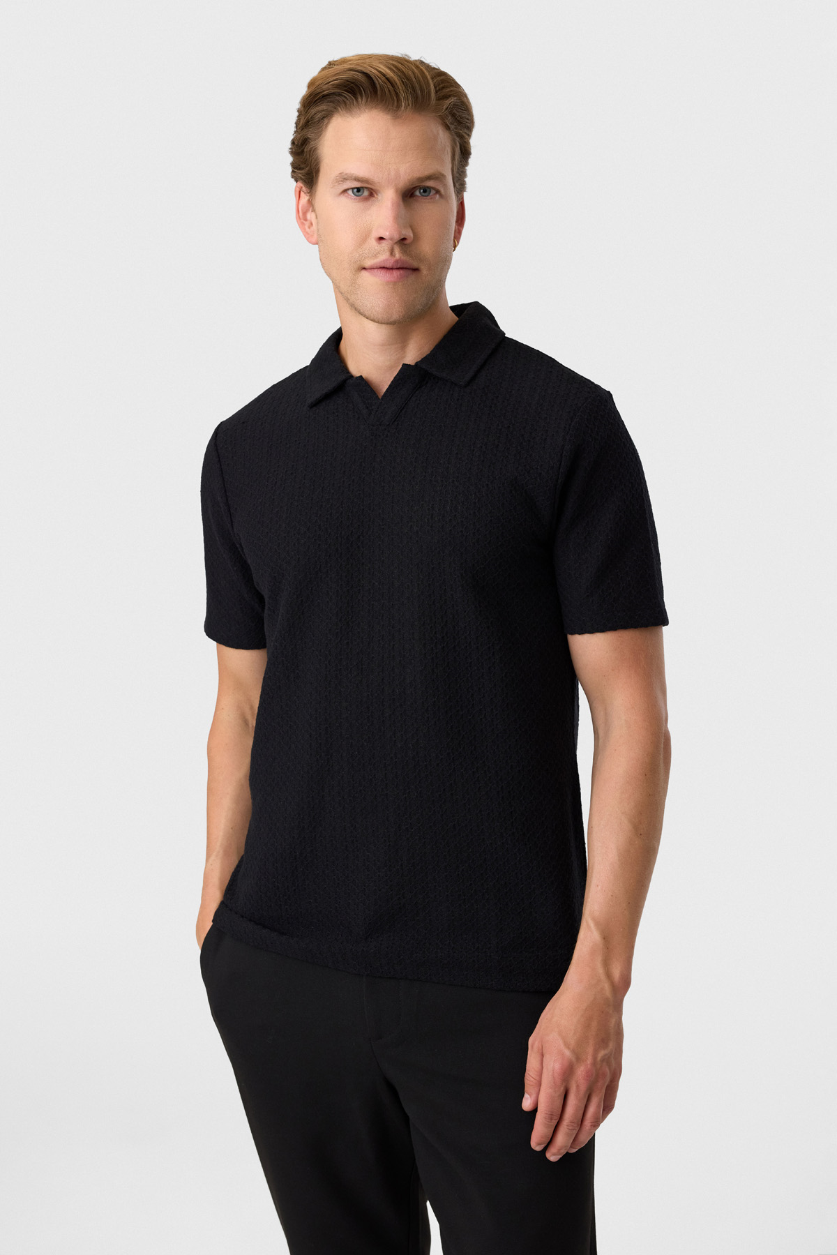 Regular Fit Düğmesiz Siyah Polo Yaka Tişört