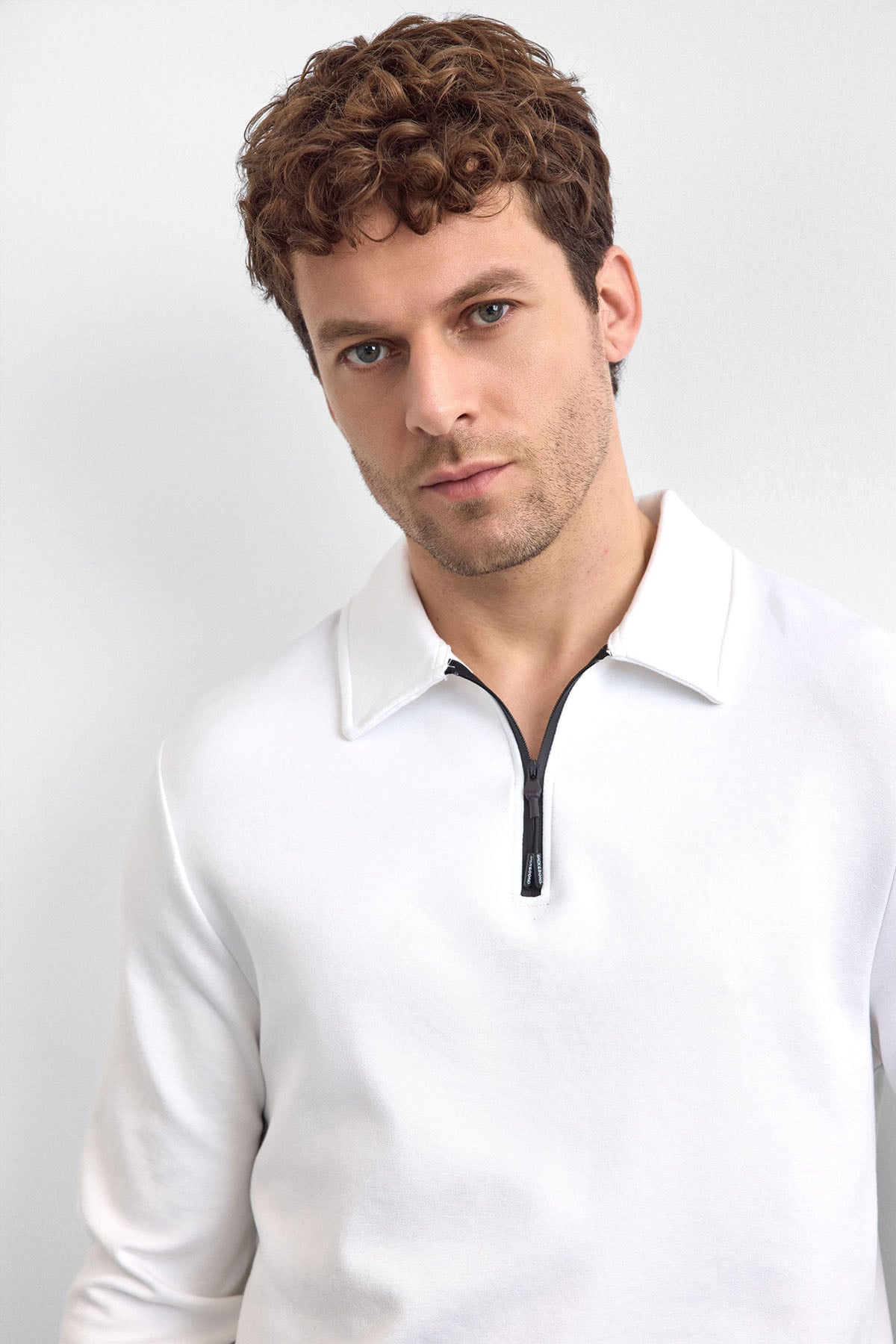 REGULAR FIT YARIM FERMUARLI SWEAT