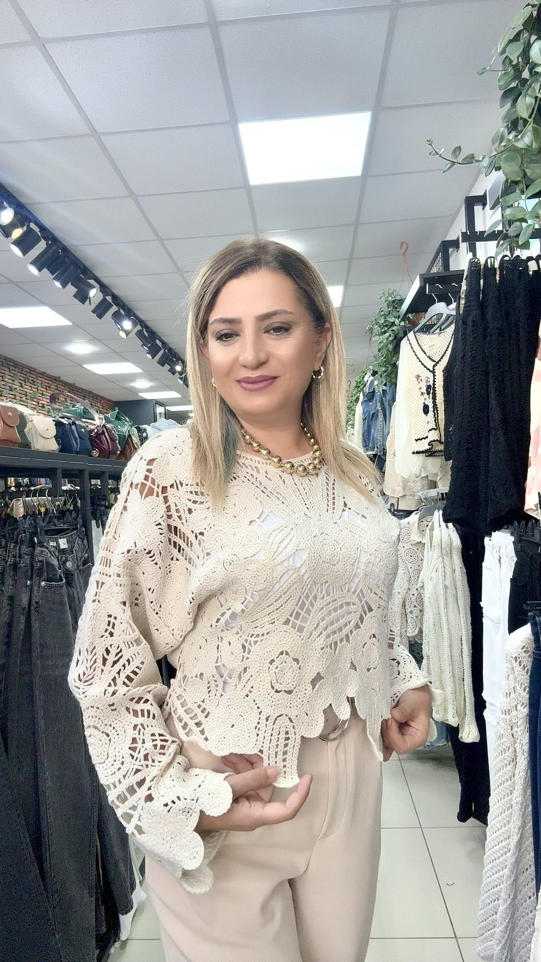 KADIN KREM RENGİ MOTİFLİ KAZAK