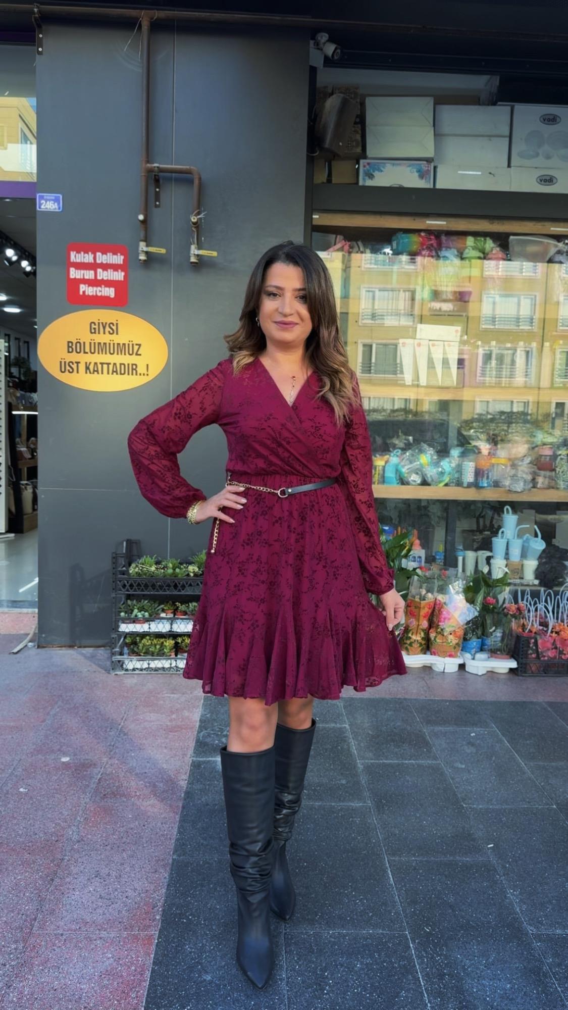 KRUVAZE YAKA KISA BORDO ELBİSE