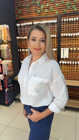 MAVİ KALPLİ BEYAZ GÖMLEK