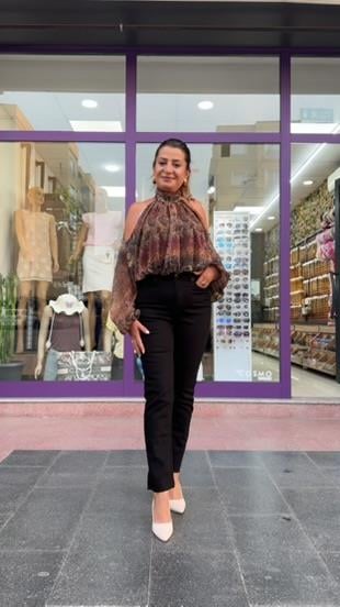 SİYAH MOM JEAN KESİK PAÇA