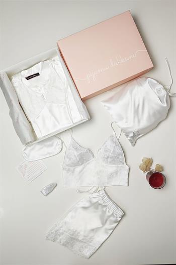 İpek Saten 8 li Çeyizlik Pijama Seti - Beyaz Dantelli Sabahlık Gecelik Şort 8000MS