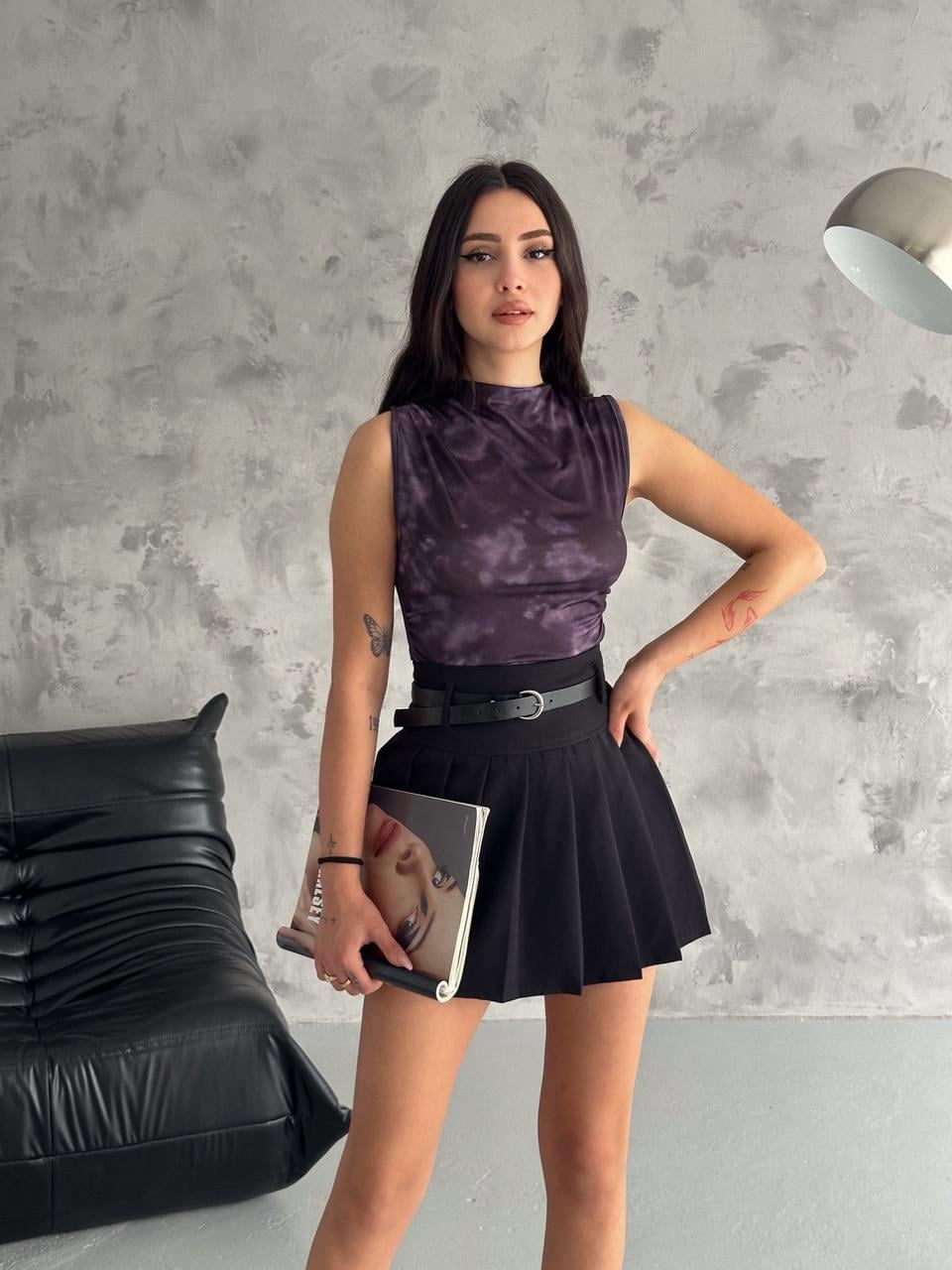 Mor desenli kolsuz büzgülü sandy bluz