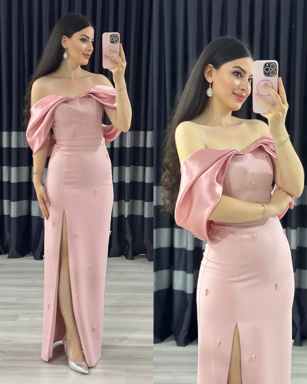 Pembe kayık yaka inci detaylı abiye