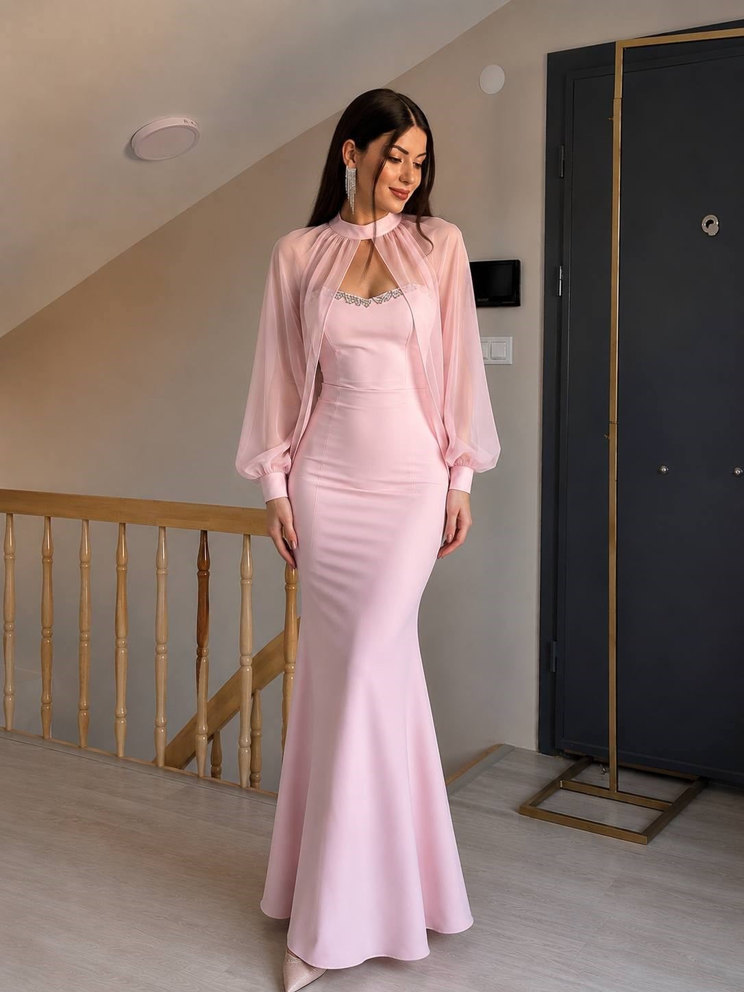 Pembe pelerinli taş detaylı kalem abiye